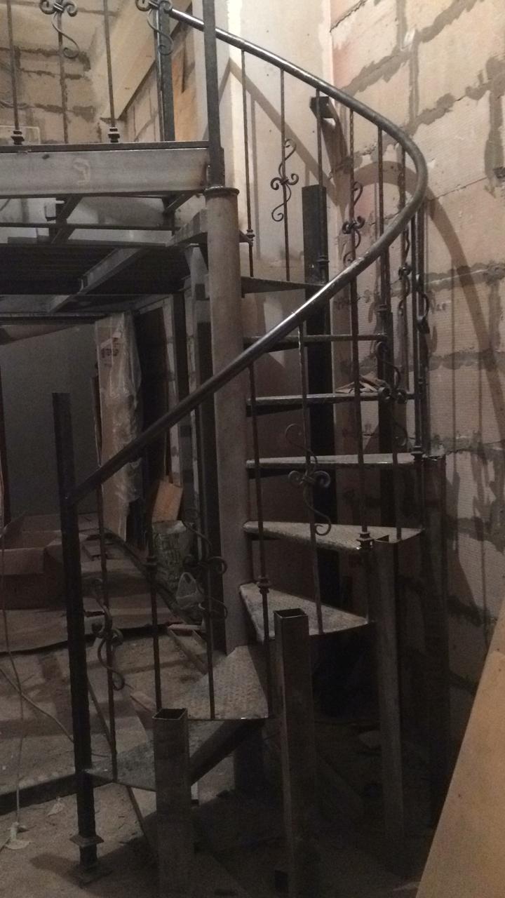 винтовая лестница в квартиру
